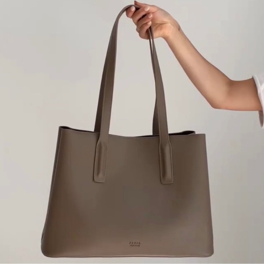 Freja NYC Linnea tote in Taupe with dust bag